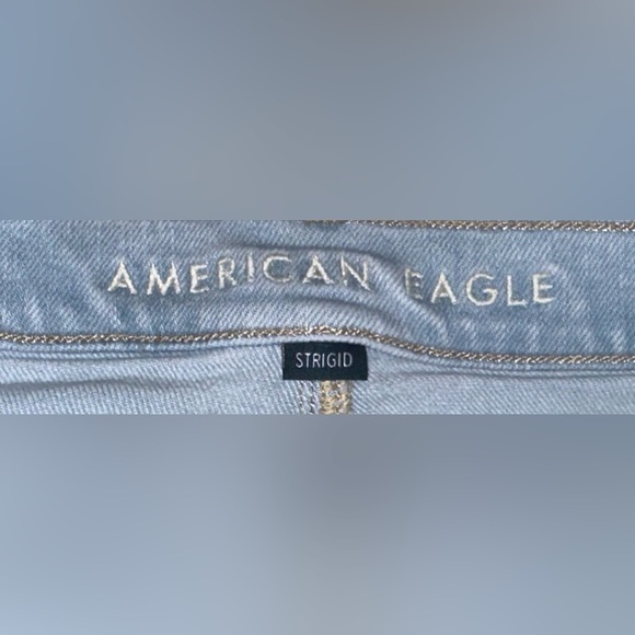American Eagle Strigid Super High-Rise Baggy Straight Jeans - Picture 3 of 9